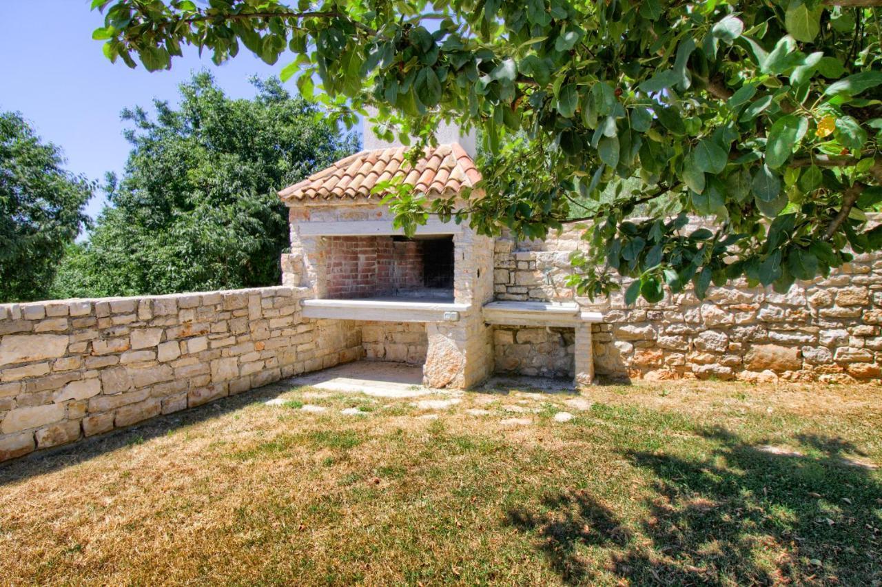 Taki With Private Pool Near Rovinj *