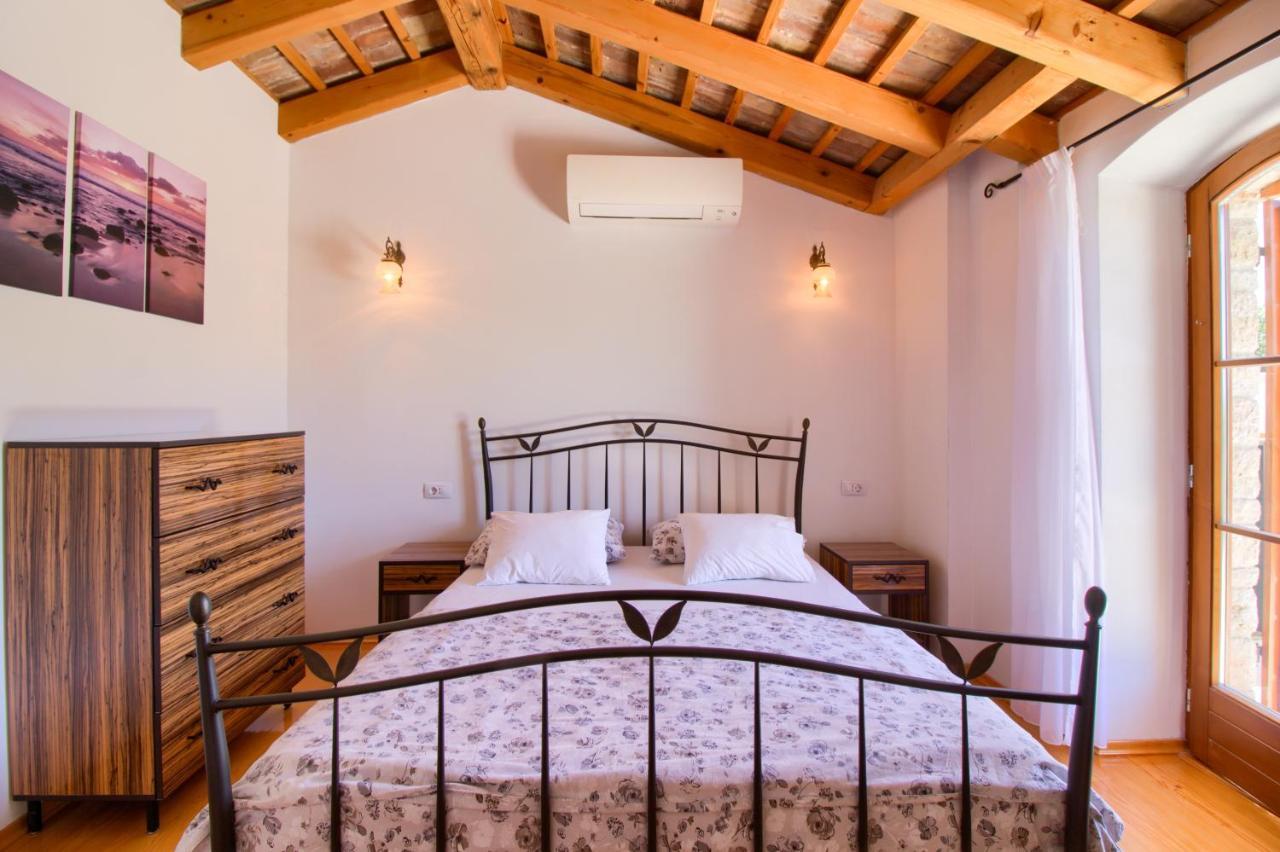 Vakantiehuis Taki With Private Pool Near Rovinj Kanfanar